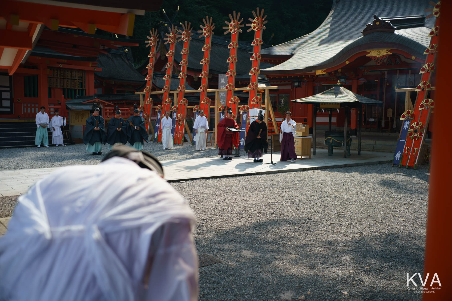扇神輿還御祭 那智の滝での神事を終え、熊野那智大社に還御した扇神輿